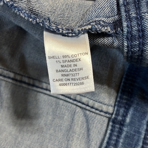 ELLE - Picture 7 of 7